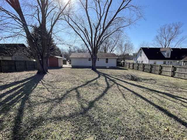 view of yard with a shed