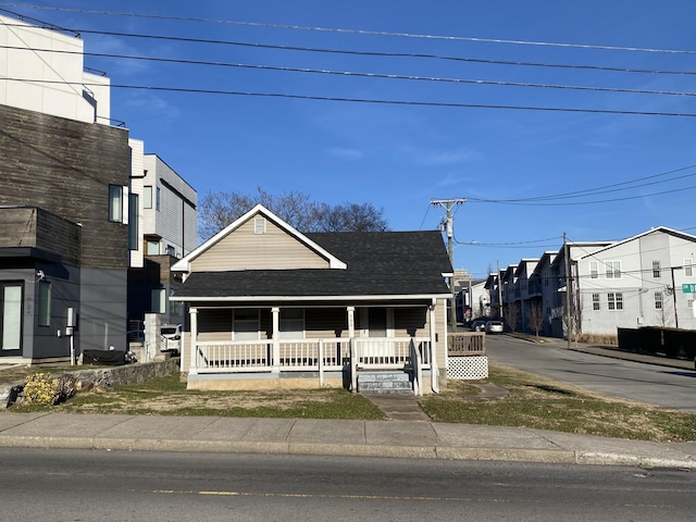 view of front facade featuring a porch