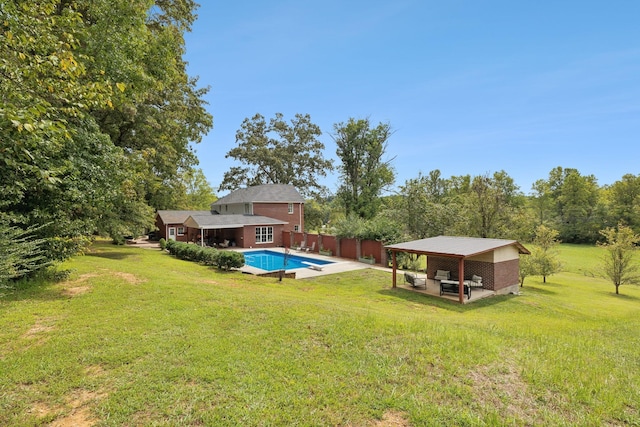 view of yard featuring a patio area