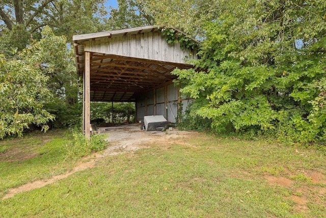 exterior space featuring a yard