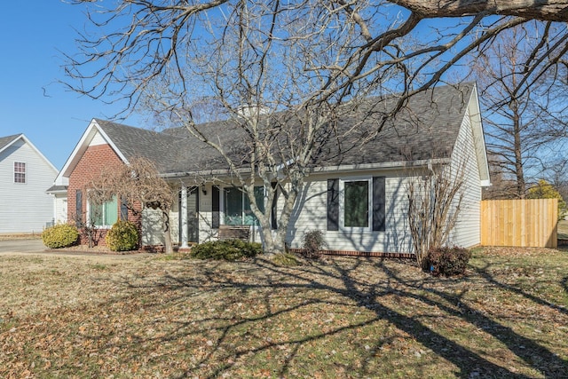 view of front facade with a front lawn