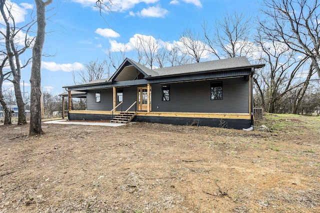 view of front of house featuring a porch