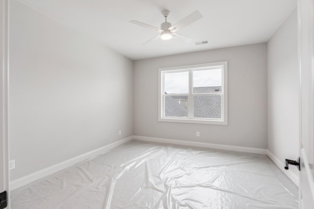 empty room with ceiling fan