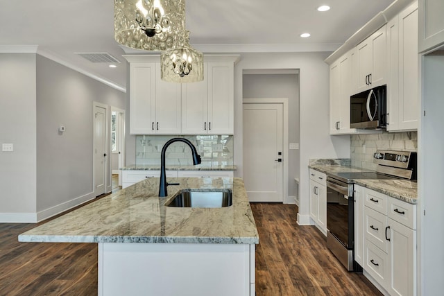 kitchen with sink, tasteful backsplash, hanging light fixtures, stainless steel electric stove, and white cabinets