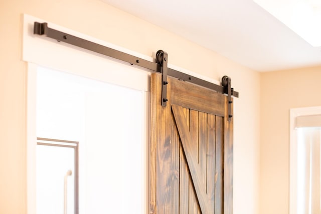 room details featuring a barn door