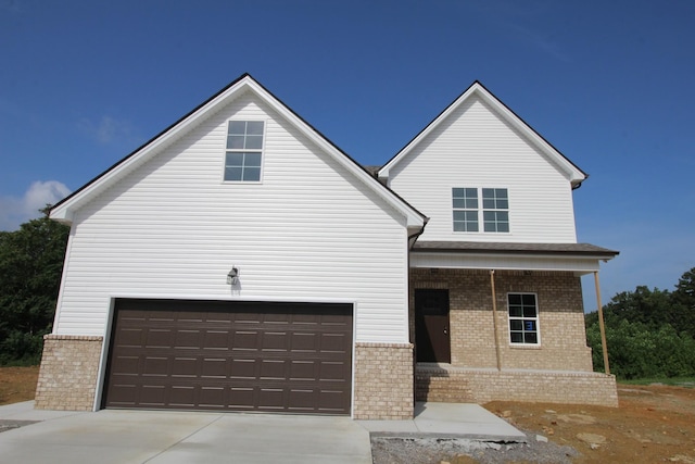 view of front facade with a garage