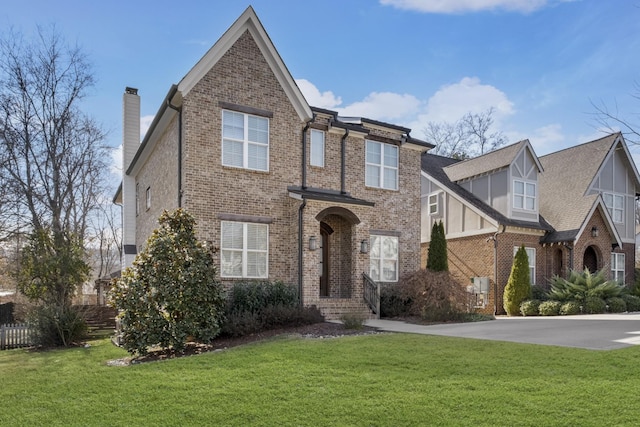 view of front of house featuring a front yard