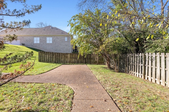 view of yard with a patio area