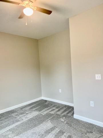 unfurnished room with carpet floors and ceiling fan