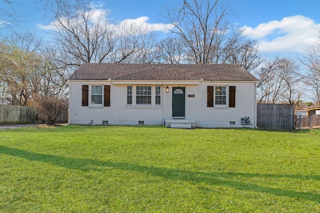 ranch-style home featuring a front lawn