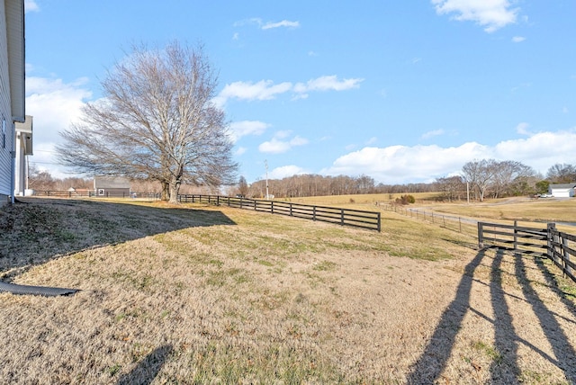 view of yard featuring a rural view