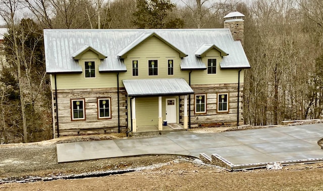 view of front of property