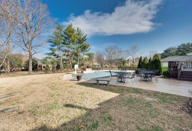 view of yard with a patio area