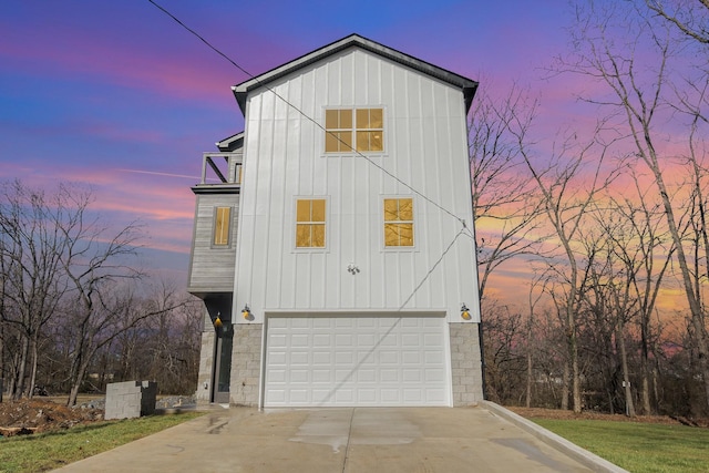 view of front of house with a garage