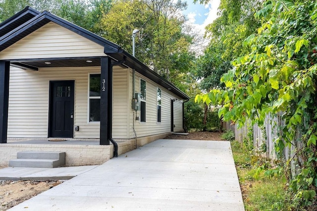 view of front of home featuring a porch