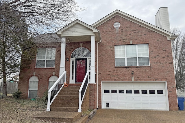 view of front facade featuring a garage