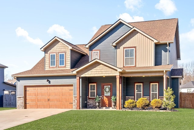 view of front facade featuring a porch and a front yard