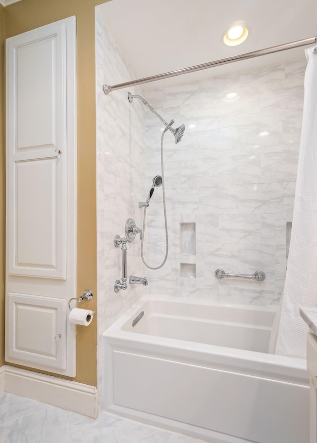 bathroom featuring shower / bath combo