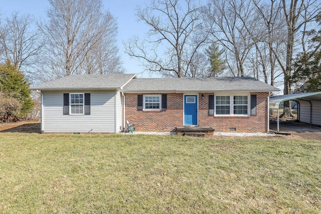 ranch-style home featuring a front lawn and a carport