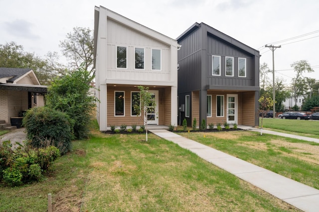 view of front of house featuring a front yard