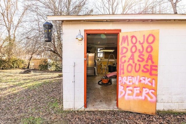 view of outbuilding