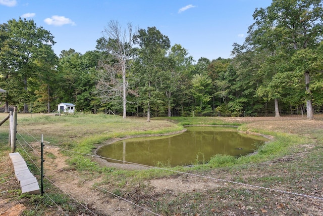 view of yard featuring a water view