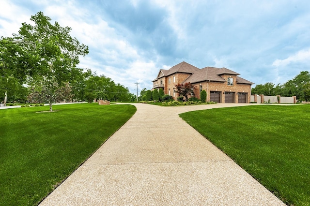 view of front of home with a front lawn