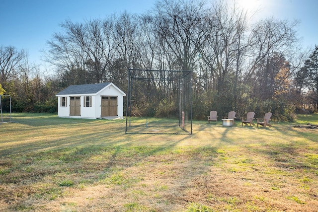 view of yard with a shed