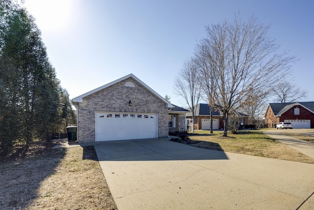 single story home featuring a front yard