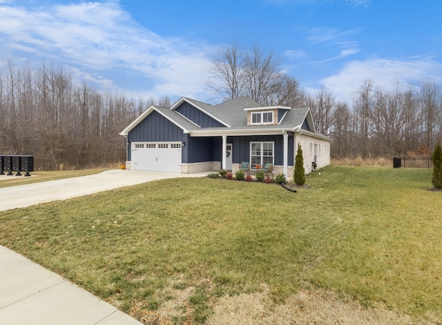 craftsman-style house featuring a garage, a front lawn, and a porch