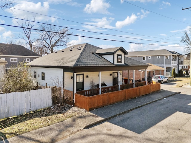 view of front of house featuring covered porch