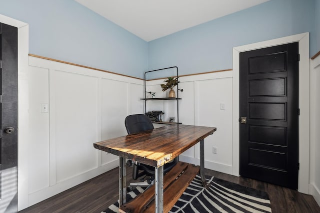 office space with dark hardwood / wood-style floors