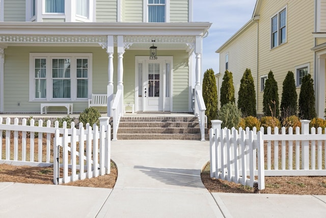 property entrance featuring a porch