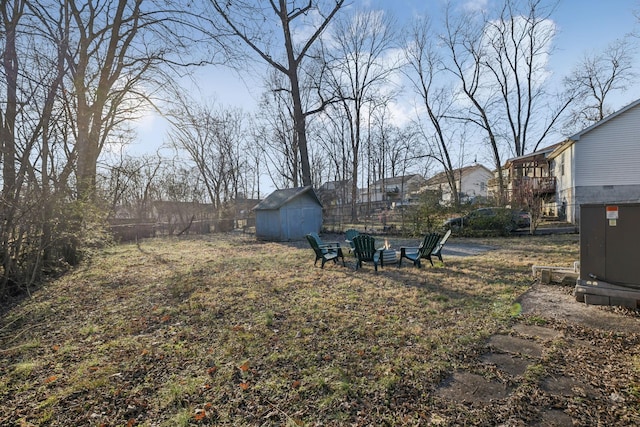 view of yard with a storage shed