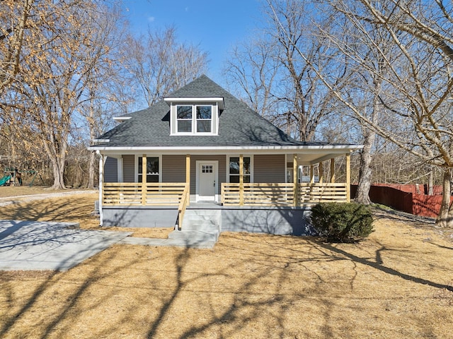 view of front of property featuring covered porch