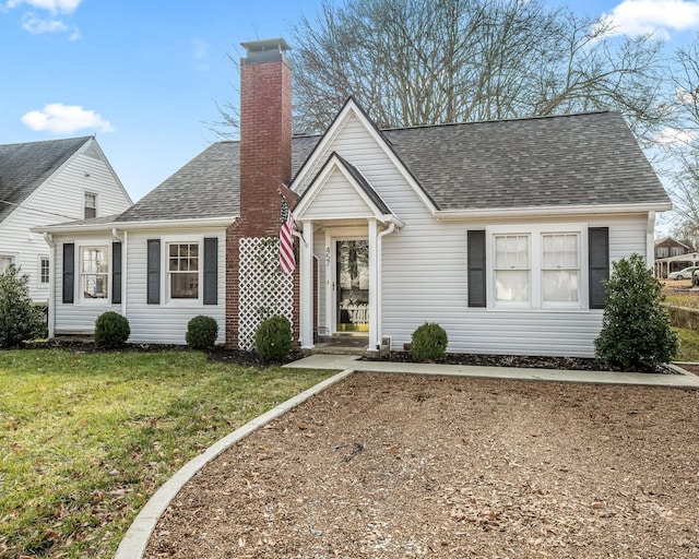 view of front of home featuring a front lawn