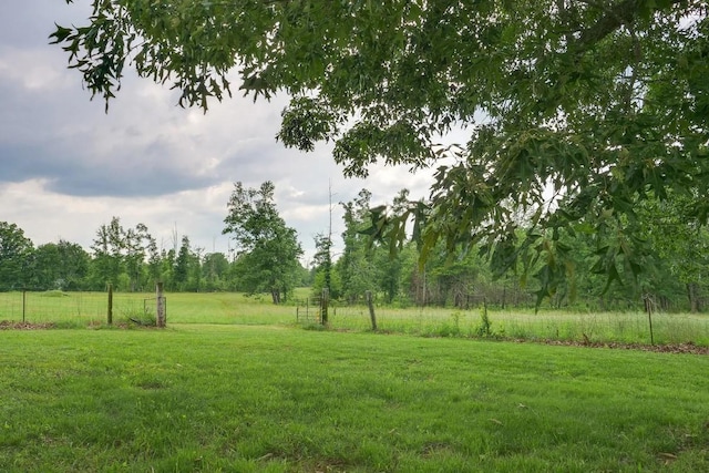 view of yard featuring a rural view