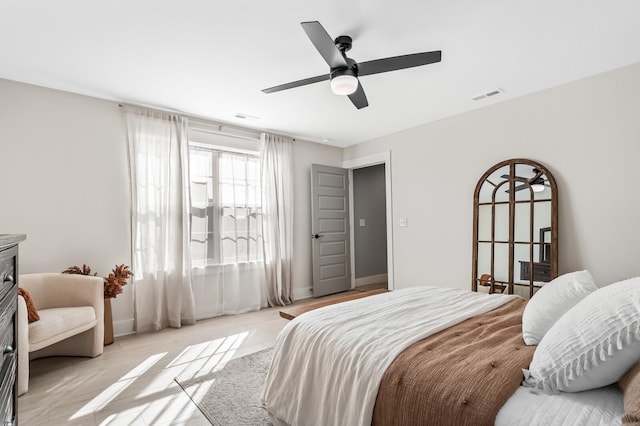 bedroom with ceiling fan