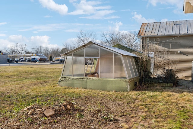 exterior space featuring a lawn