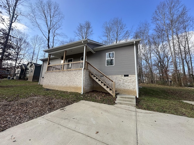 view of front of house featuring covered porch