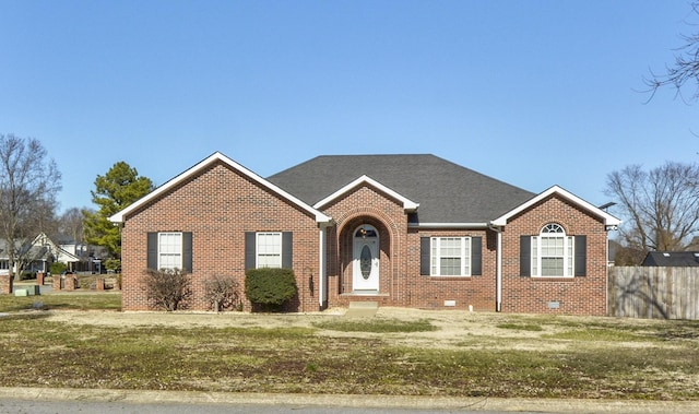 view of front facade with a front yard