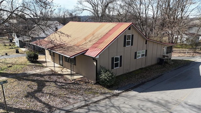 view of property exterior