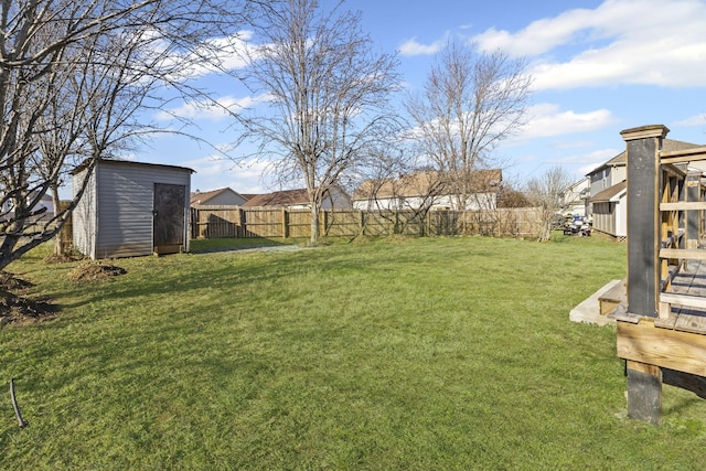 view of yard with a shed