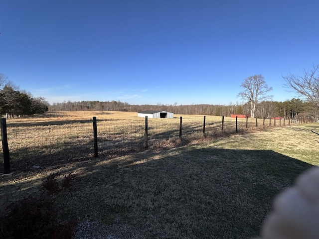 view of yard featuring a rural view