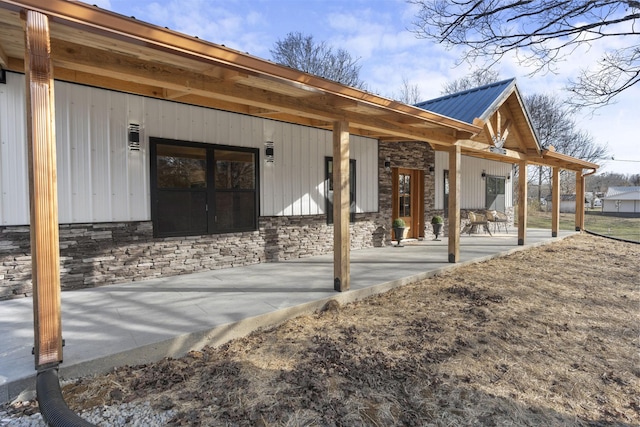 exterior space featuring a porch