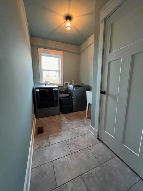 laundry area featuring washer / clothes dryer