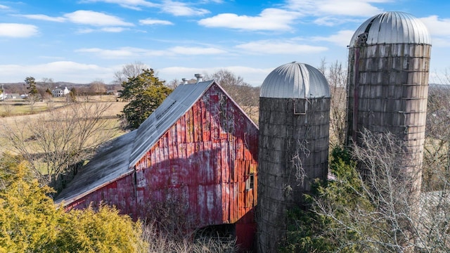 view of outdoor structure