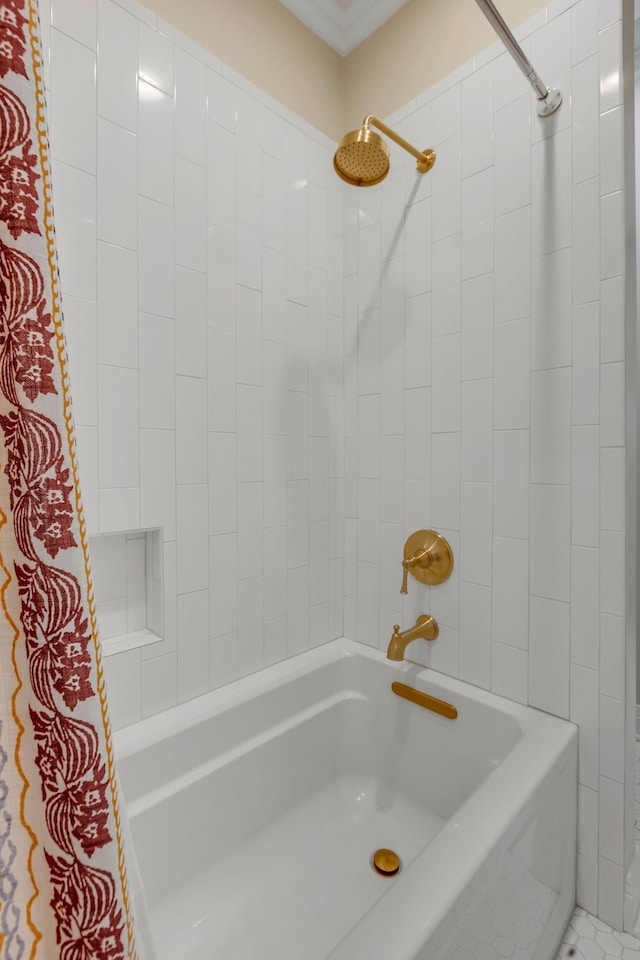 bathroom with shower / bath combo