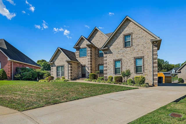 view of front of property with a front lawn