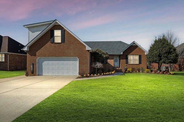 view of front of home featuring a yard